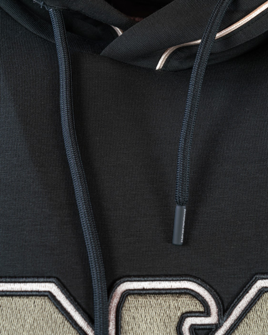 shop EMPORIO ARMANI Saldi Felpa: Emporio Armani felpa con cappuccio.
Cappuccio.
Maniche Lunghe.
Logo ricamato su petto.
Composizione: 76% Cotone 18% Poliestere 6% Elastan.
Fabbricato in Cambogia.. 6R1ME5 1JHSZ-05B7 number 8070709